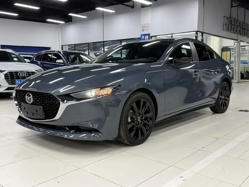 Mazda Axela Mazda3 Angkesela 2022 2.0L Automatic Elegant Edition 2023 — photo 1, buy with delivery to Moscow