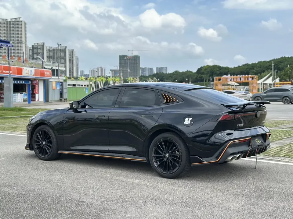 Changan UNI-V Changan UNI-V 2023 1.5T Sports Edition 2023 — thumbnail 2