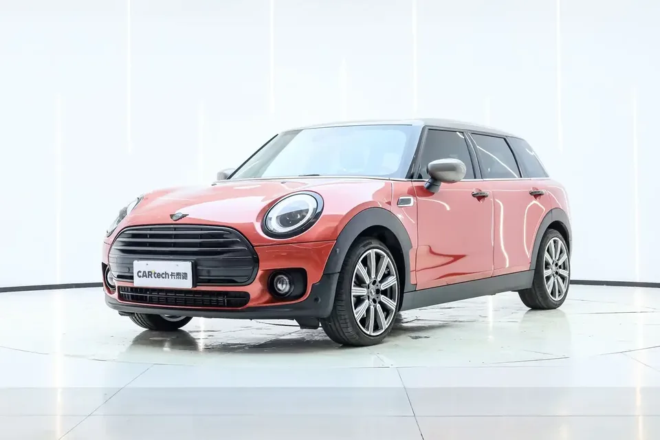 MINI Clubman MINI CLUBMAN 2022 Modified 1.5T COOPER Connoisseur 2022 — photo 1, buy with delivery to Moscow