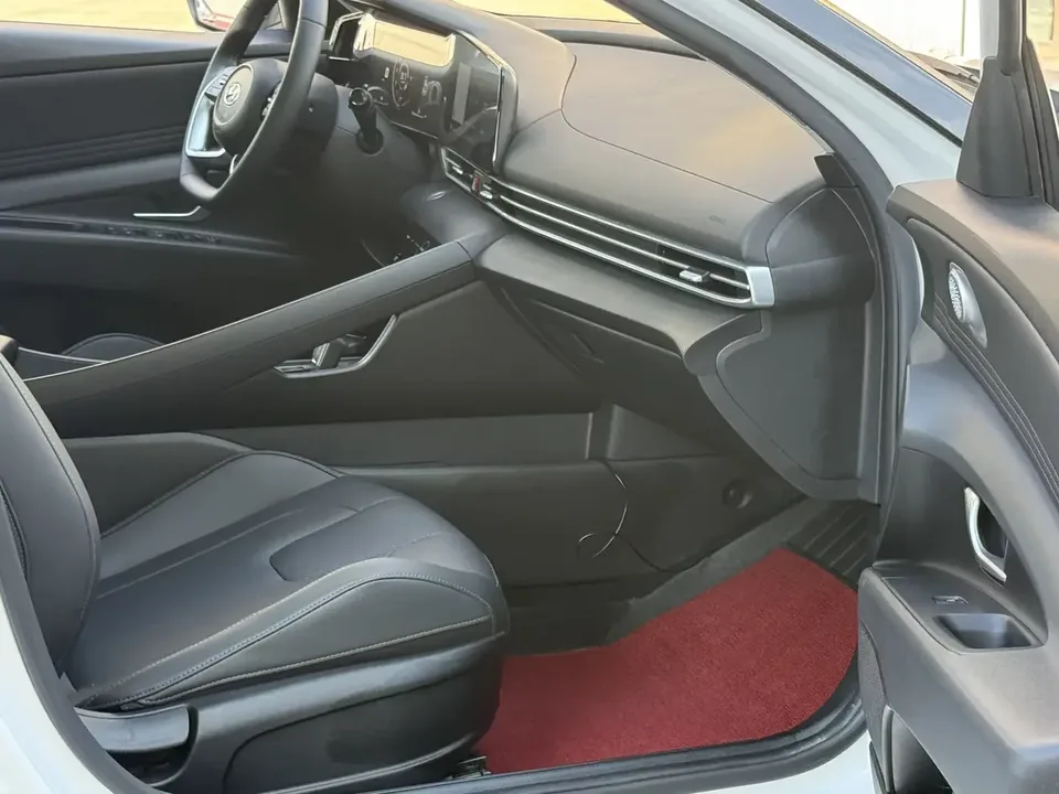 Hyundai Elantra Elantra 2022 1.5L CVT LUX Premium Edition 2022 — thumbnail 3