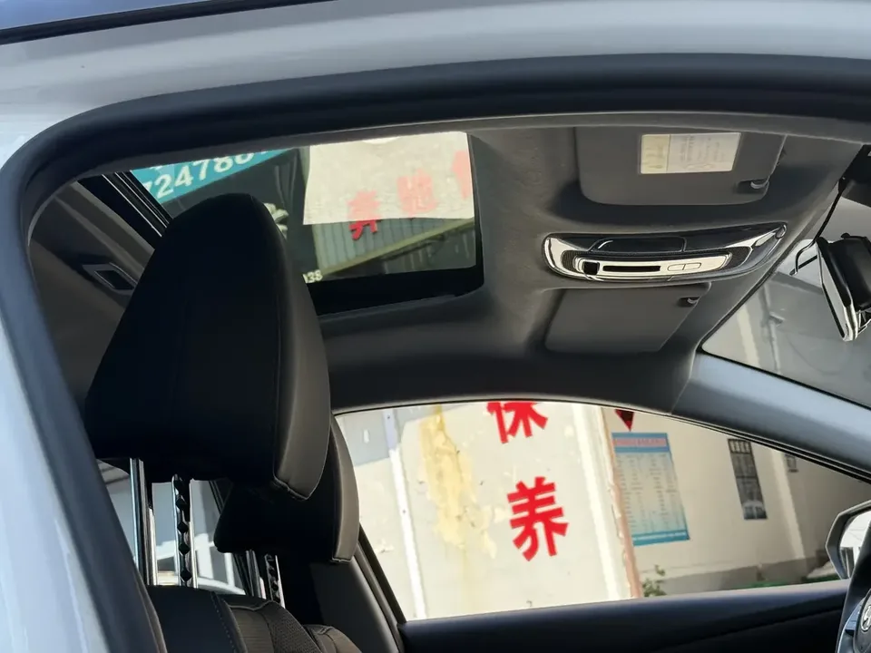 Hyundai Elantra Elantra 2022 1.5L CVT LUX Premium Edition 2022 — thumbnail 4