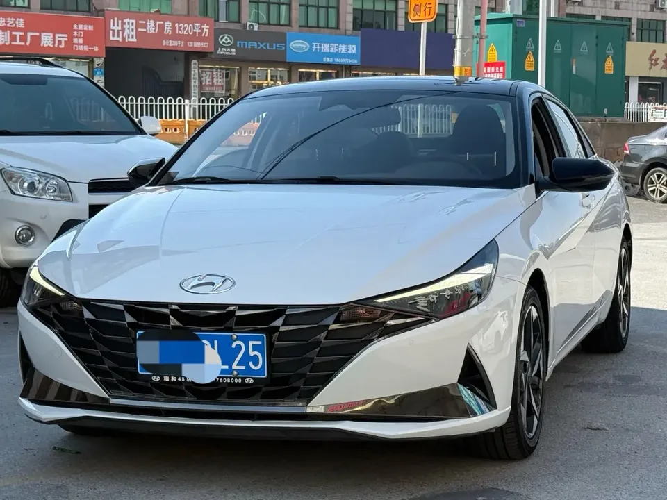 Hyundai Elantra Elantra 2022 1.5L CVT LUX Premium Edition 2022 — photo 1, buy with delivery to Moscow
