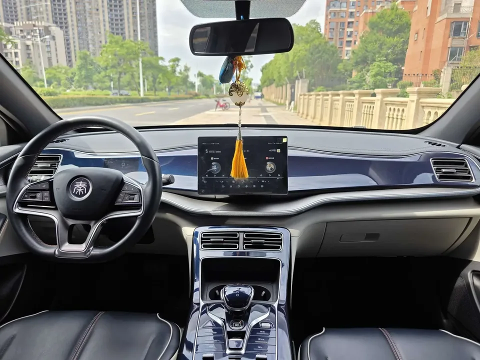 BYD Qin PLUS EV Qin PLUS EV 2021 400KM Luxury 2022 — thumbnail 3