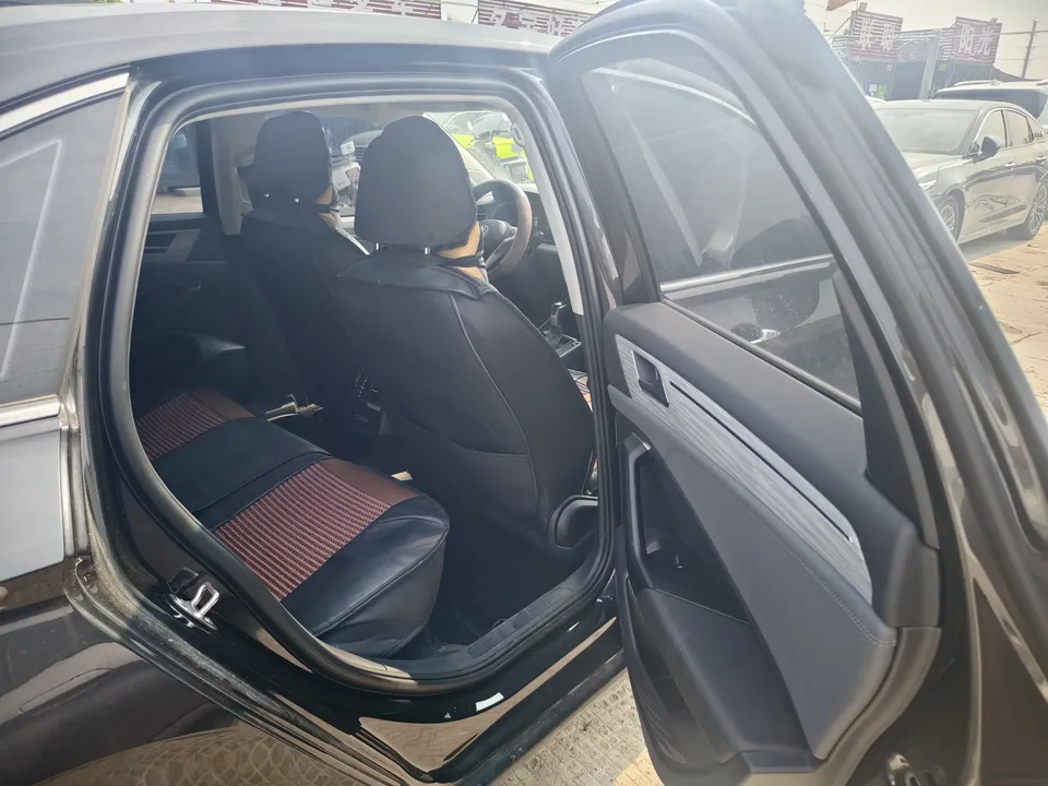 Volkswagen Sagitar Sagitar 2024 300TSI DSG Flying Edition 2024 — thumbnail 3