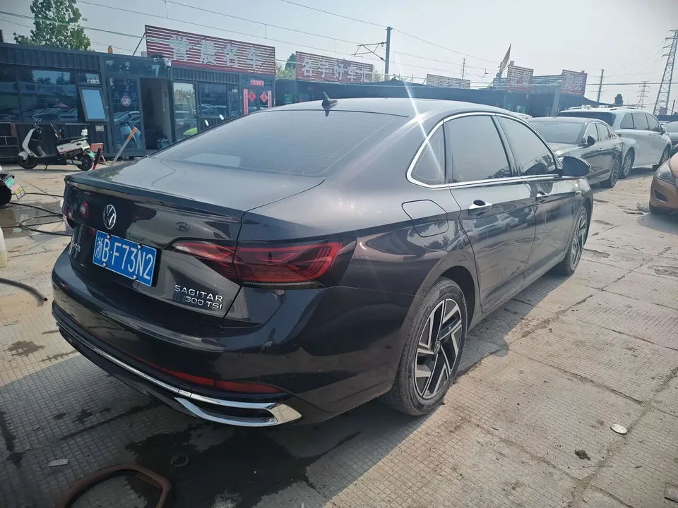 Volkswagen Sagitar Sagitar 2024 300TSI DSG Flying Edition 2024 — thumbnail 4