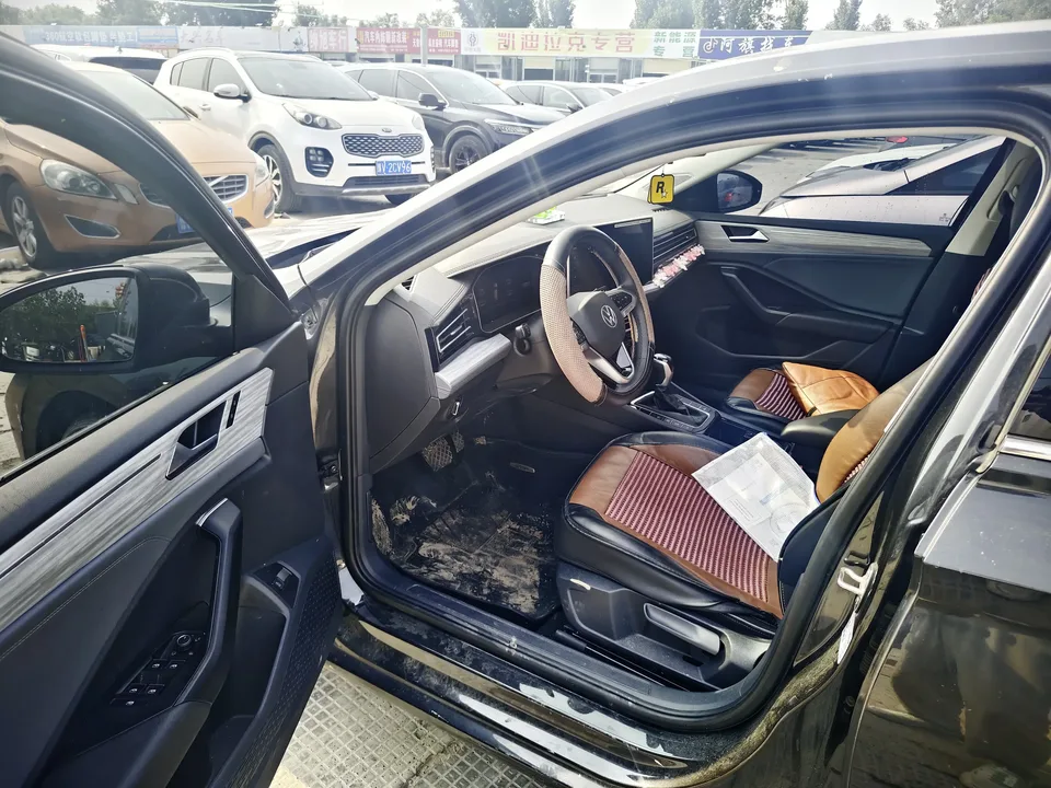 Volkswagen Sagitar Sagitar 2024 300TSI DSG Flying Edition 2024 — thumbnail 5