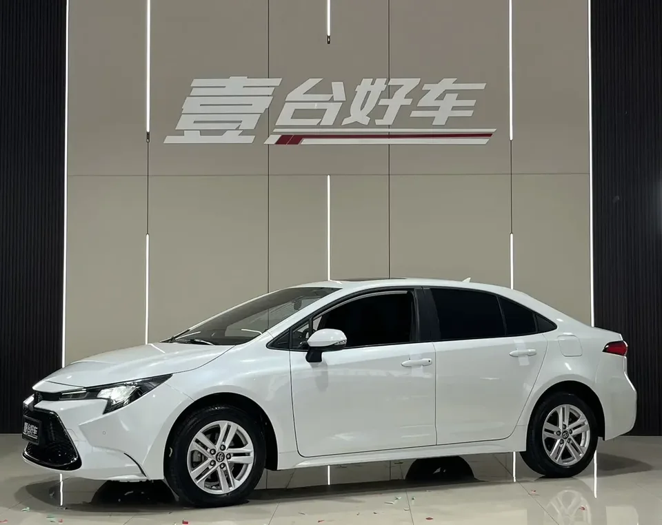 Toyota Levin Lei Ling 2021 185T CVT Deluxe Edition 2022 — photo 1, buy with delivery to Moscow