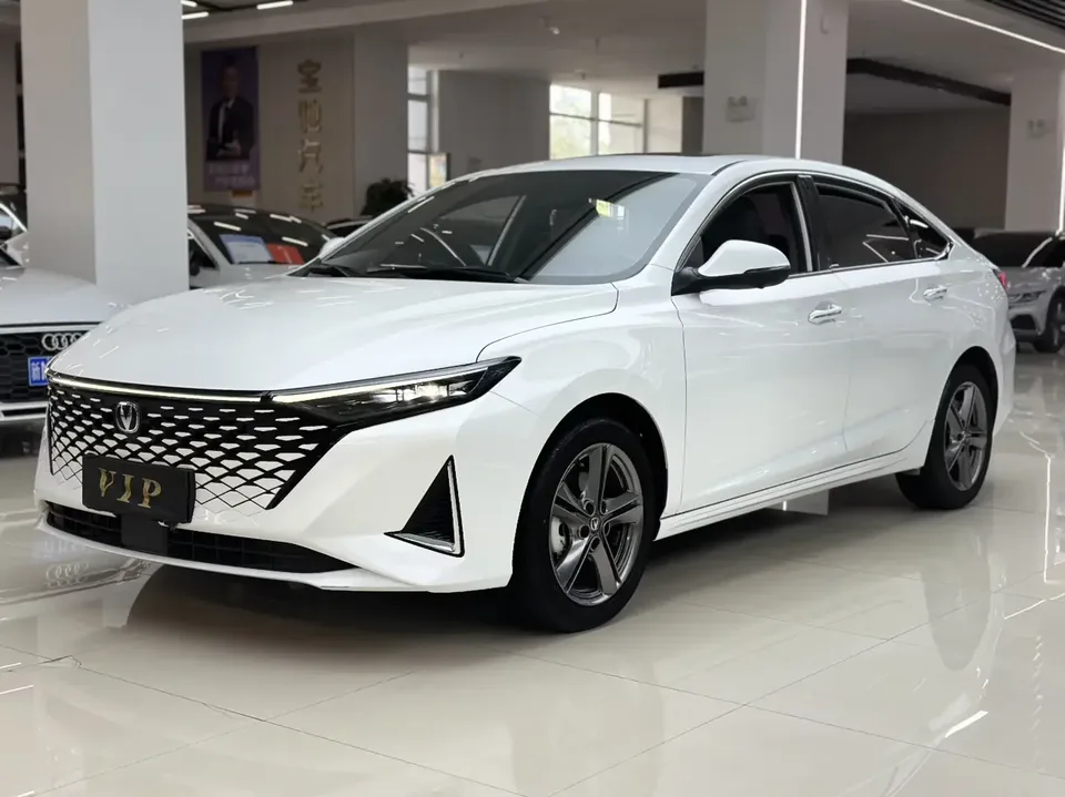 Changan Ruicheng PLUS Ruicheng PLUS 2023 1.5T DCT Premium 2024 — photo 1, buy with delivery to Moscow