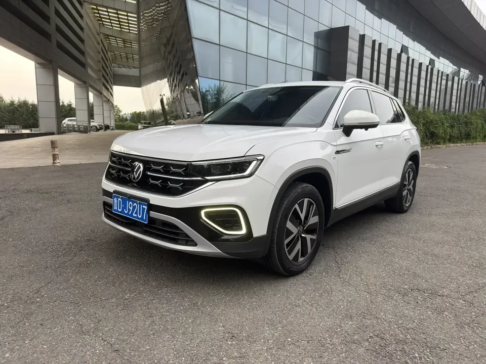 Volkswagen Tayron Tanyue 2023 280TSI 2WD Luxury Plus Advanced Edition 2022 — photo 1, buy with delivery to Moscow