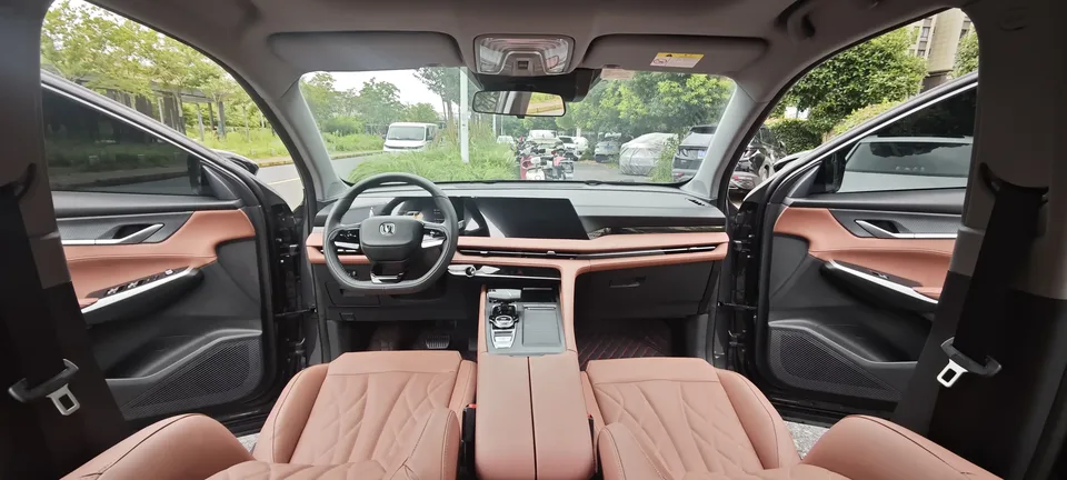 Changan CS75PLUS Changan CS75 PLUS 2024 The third generation champion version 1.5T automatic intelligent driving strong navigation 2024 — thumbnail 4