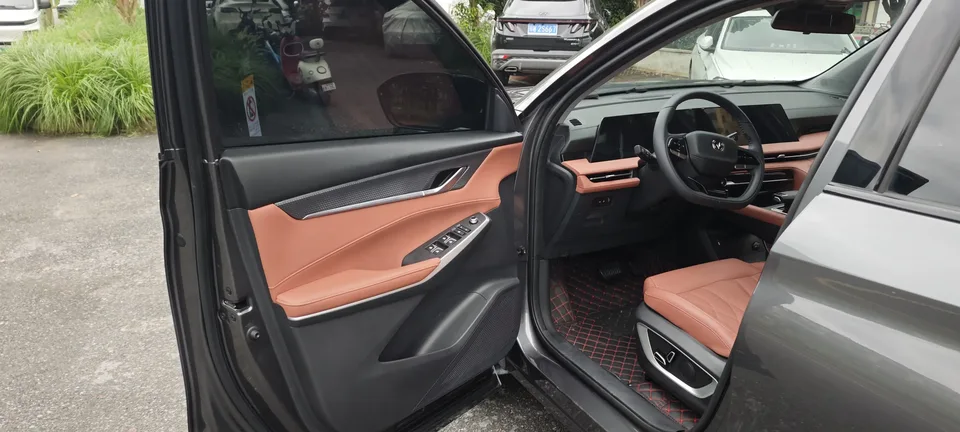 Changan CS75PLUS Changan CS75 PLUS 2024 The third generation champion version 1.5T automatic intelligent driving strong navigation 2024 — thumbnail 5