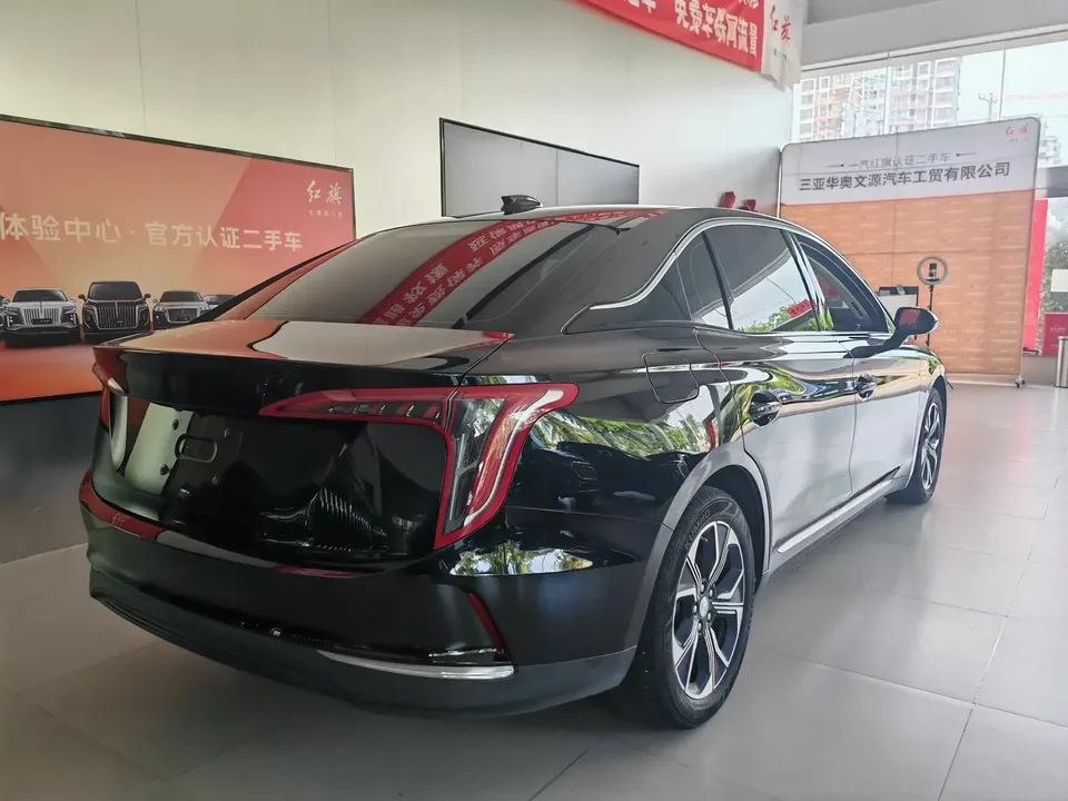 Hongqi E-QM5 Hongqi E-QM5 2023 Basic travel version 2023 — thumbnail 2