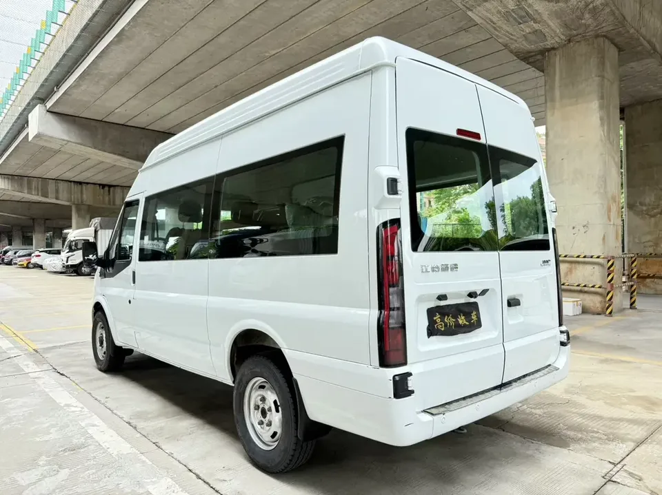 Jiangling Fushun Fushun 2023 2.0T manual diesel mid-axle mid-top commercial multi-purpose passenger car 6 seats 2024 — thumbnail 2