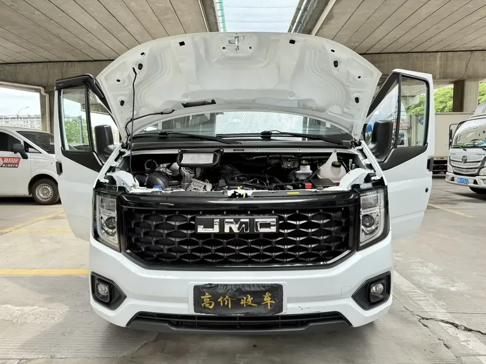 Jiangling Fushun Fushun 2023 2.0T manual diesel mid-axle mid-top commercial multi-purpose passenger car 6 seats 2024 — thumbnail 4