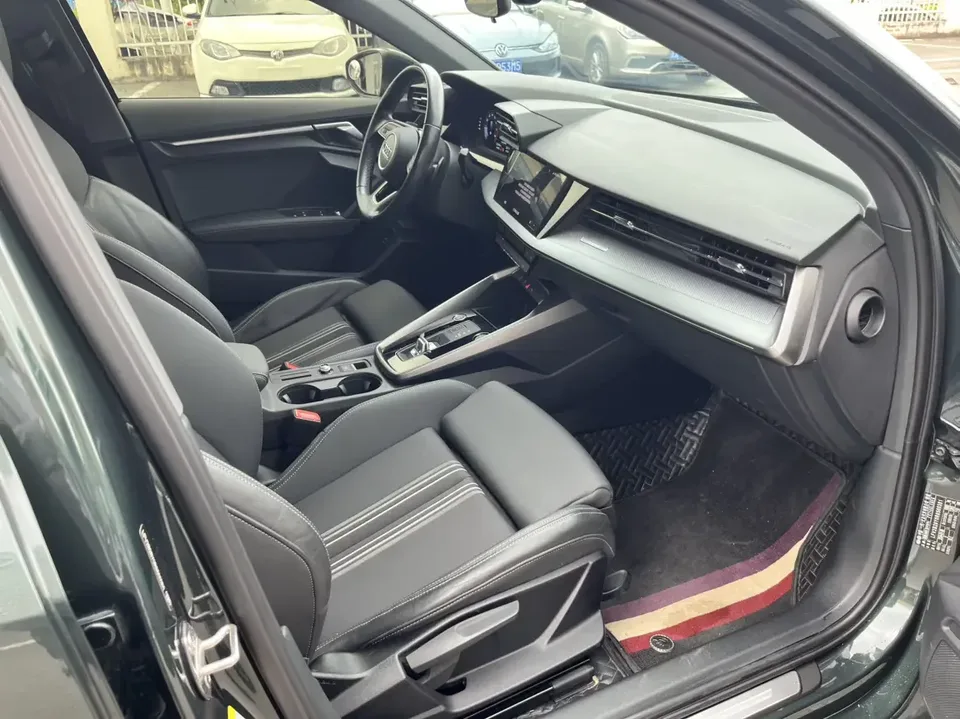 Audi A3 Audi A3 2024 Sportback 35 TFSI Stylish and sporty 2024 — thumbnail 3
