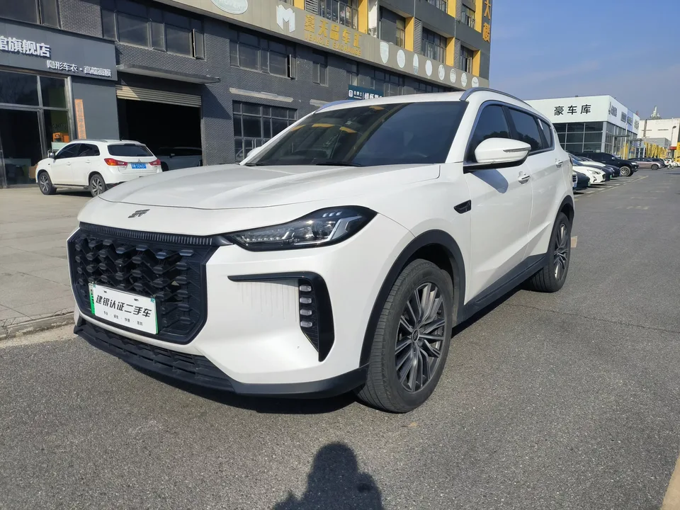 Jetour X70 C-DM JETOUR X70 C-DM 2024 1.5TD DHT Far-reaching Edition PRO 2024 — photo 1, buy with delivery to Moscow