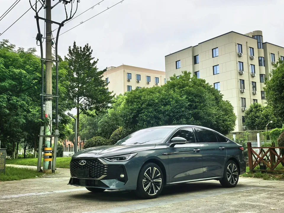 Chery Arrizo 8 PRO Arrizo 8 PRO 2025 1.6T DCT Luxury Model 2025 — photo 1, buy with delivery to Moscow
