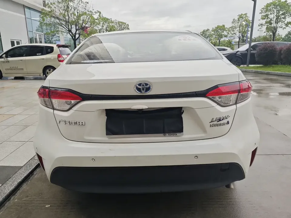 Toyota Levin Lei Ling 2023 Hybrid 1.8L Leading Edition 2023 — миниатюра 2