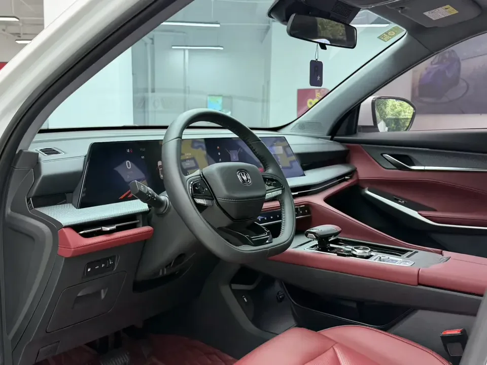 Changan CS75PLUS Changan CS75 PLUS 2022 Second generation 1.5T automatic luxury model 2023 — thumbnail 5