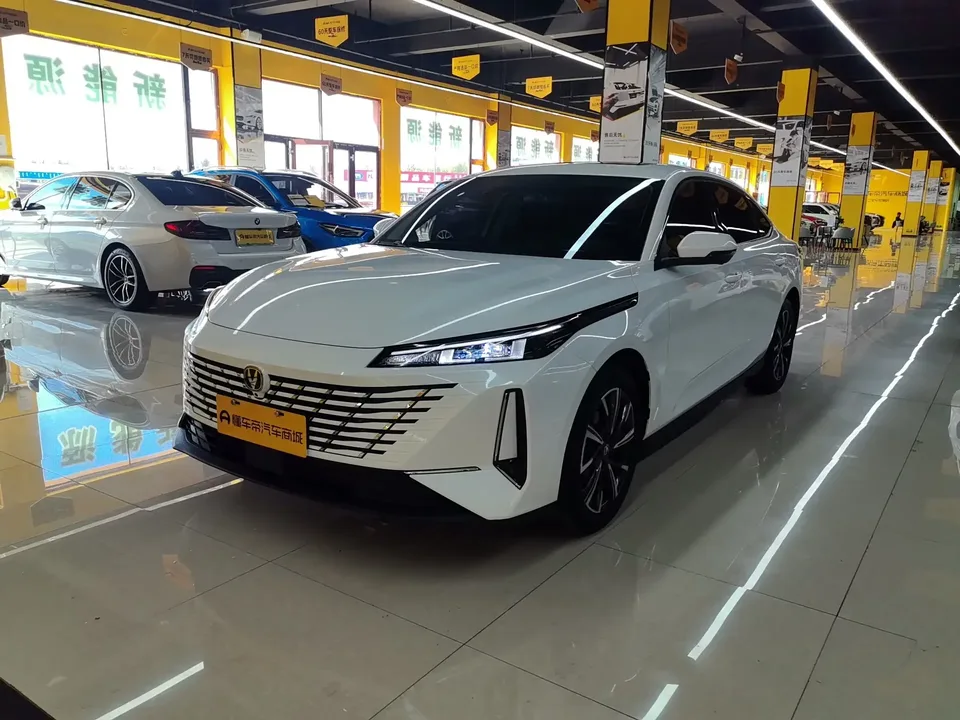 Changan Escape Escape 2025 1.5T DCT 500Bar Flagship 2025 — photo 1, buy with delivery to Moscow