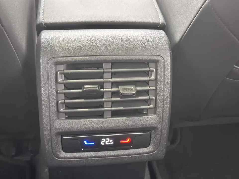 Volkswagen Golf golf 2023 280TSI DSG R-Line Lite 2023 — thumbnail 3