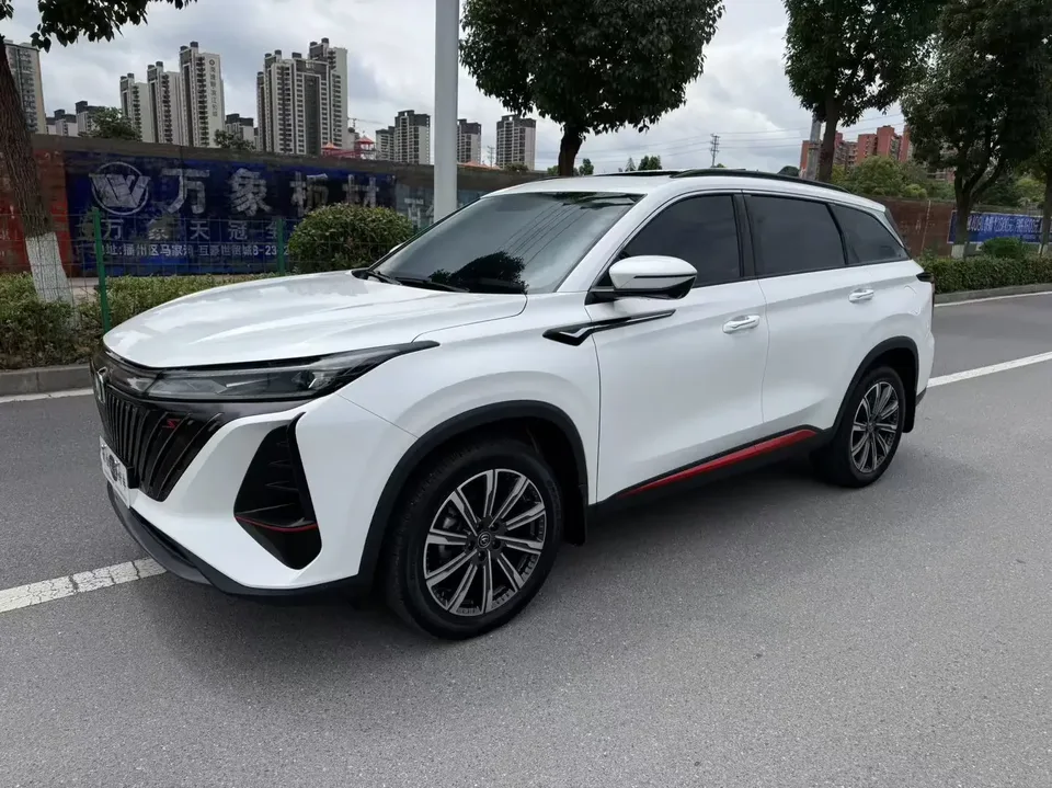 Changan CS75PLUS Changan CS75 PLUS 2022 Second generation 1.5T automatic premium model 2023 — photo 1, buy with delivery to Moscow