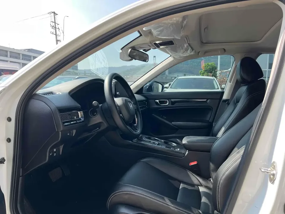 Honda Integra Style 2023 240TURBO CVT Tech Edition 2023 — thumbnail 5