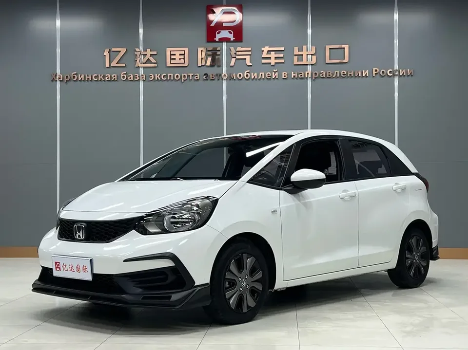 Honda FIT Fit 2022 1.5L CVT Trendy Sunroof Edition 2023 — photo 1, buy with delivery to Moscow