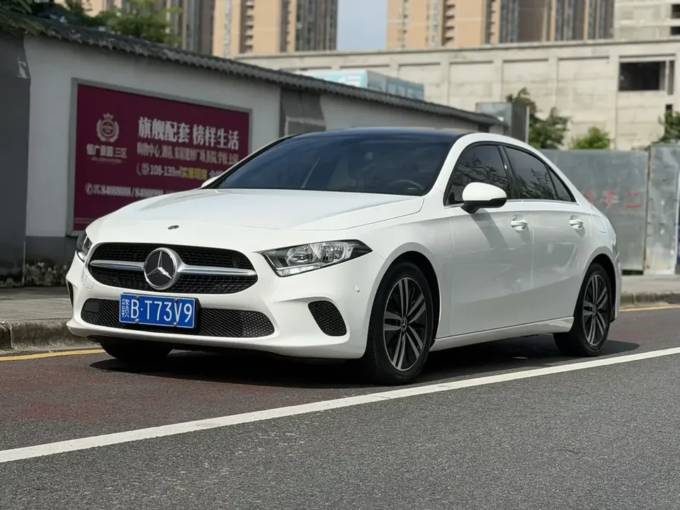 Mercedes-Benz Klasa A Mercedes Benz A Class 2022 A 180L 2022 — photo 1, buy with delivery to Moscow