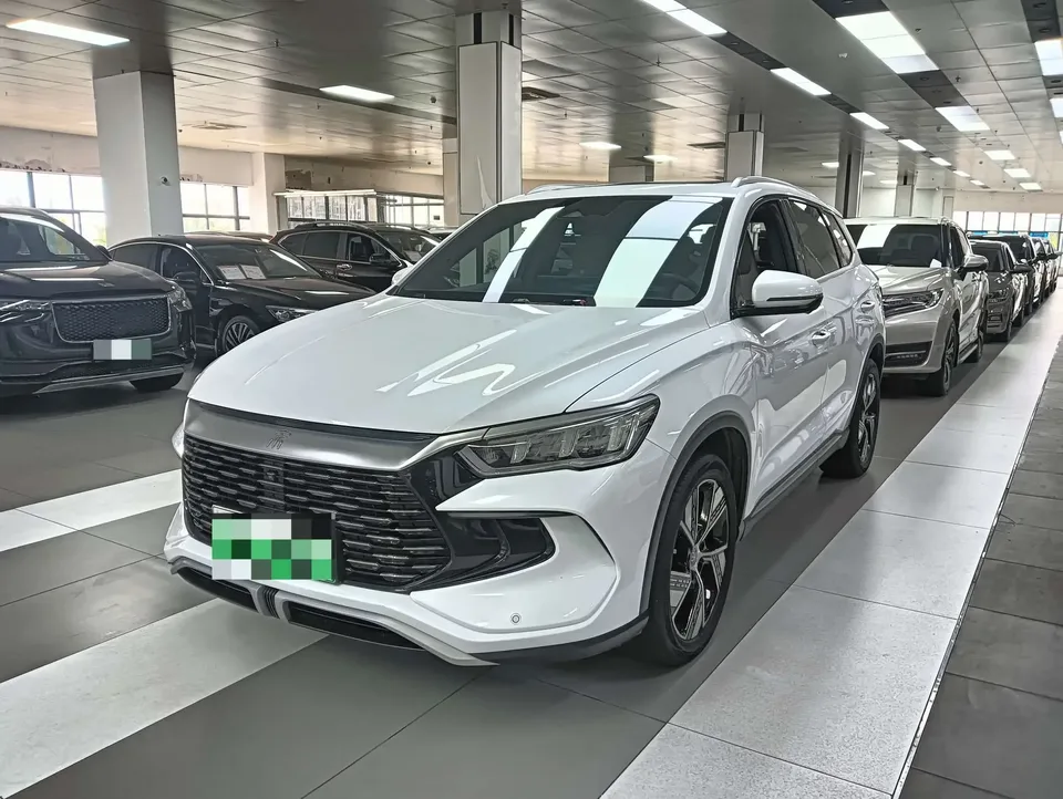 BYD Song Pro DM Song Pro DM 2023 DM-i Champion Edition 110km Excellence 2023 — photo 1, buy with delivery to Moscow