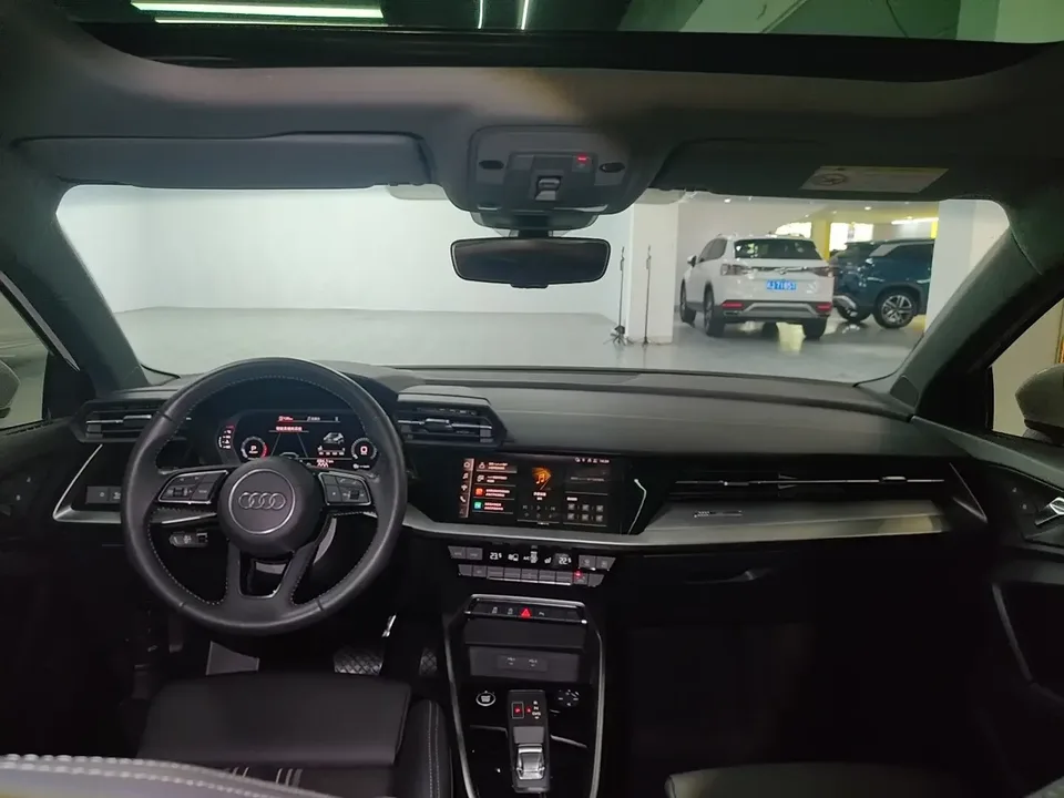 Audi A3 Audi A3 2022 Sportback 35 TFSI Stylish and sporty 2022 — thumbnail 3