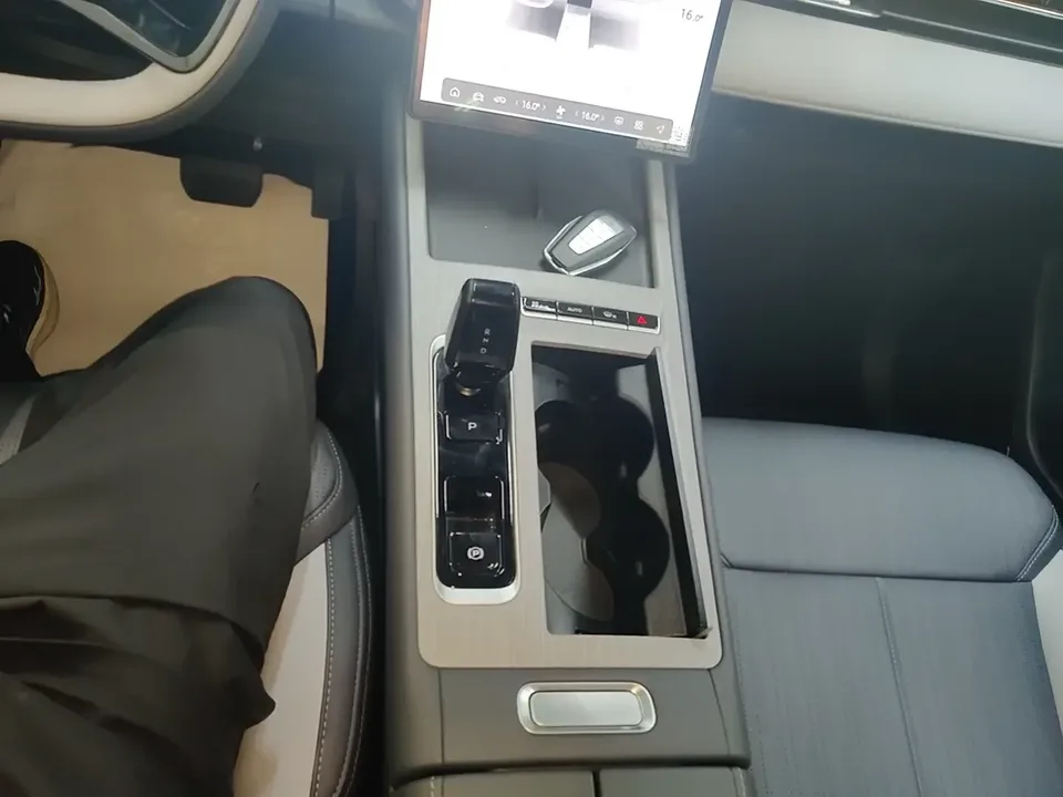 Geely Atlas L Boyue L 2024 1.5TD DCT Longteng Edition 2026 — thumbnail 4