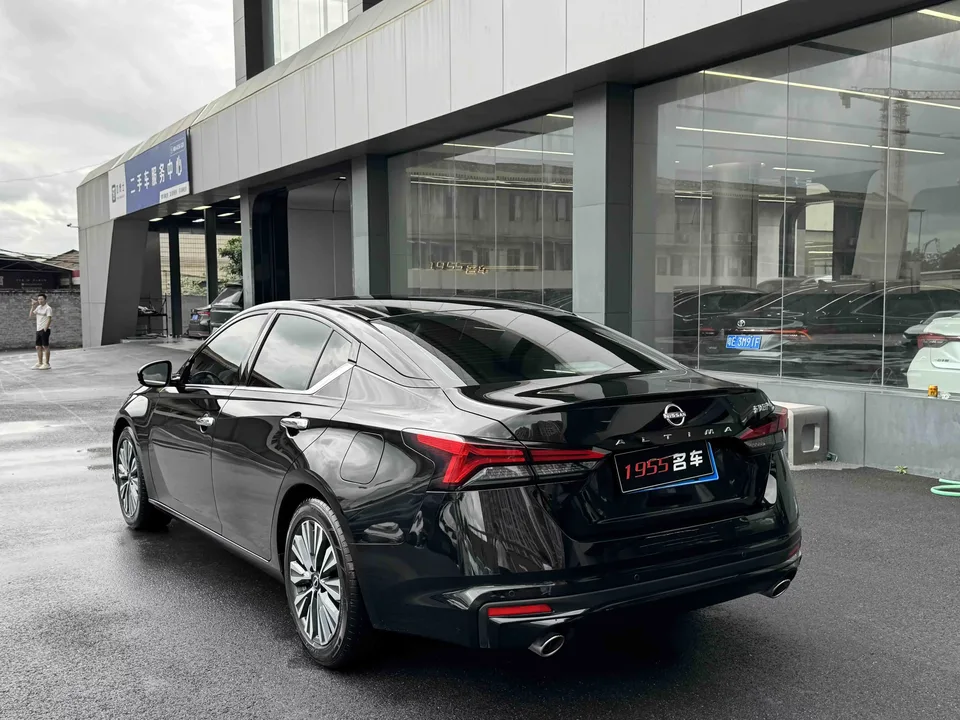 Nissan Altima Sound of nature 2022 2.0L XL-TLS Enjoy Edition 2023 — thumbnail 4