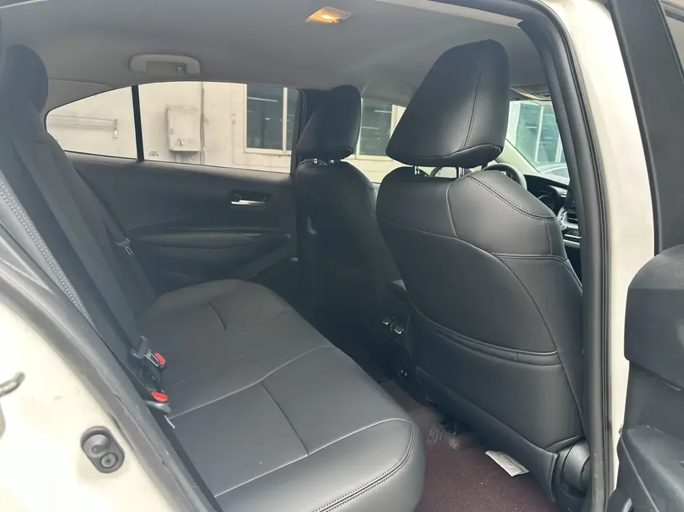 Toyota Corolla Corolla 2021 Dual Engine 1.8L E-CVT Pioneer Edition 2022 — миниатюра 4