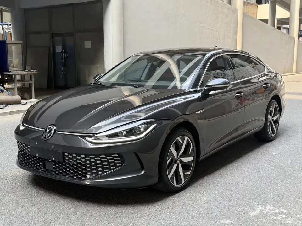 Volkswagen Lamando Lingdu 2022 Lingdu L 280TSI DSG Hot Edition 2022 — photo 1, buy with delivery to Moscow