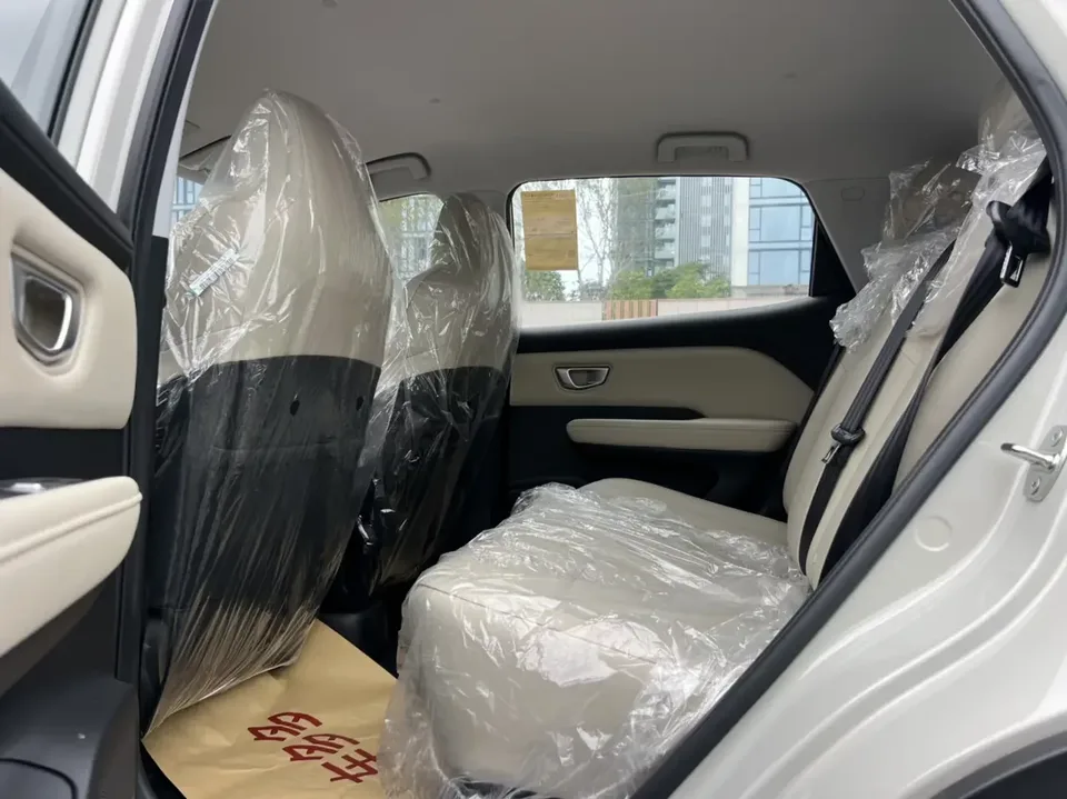 Wuling Bingo PLUS Wuling Bingo PLUS 2024 330km five-seater version 2025 — thumbnail 4