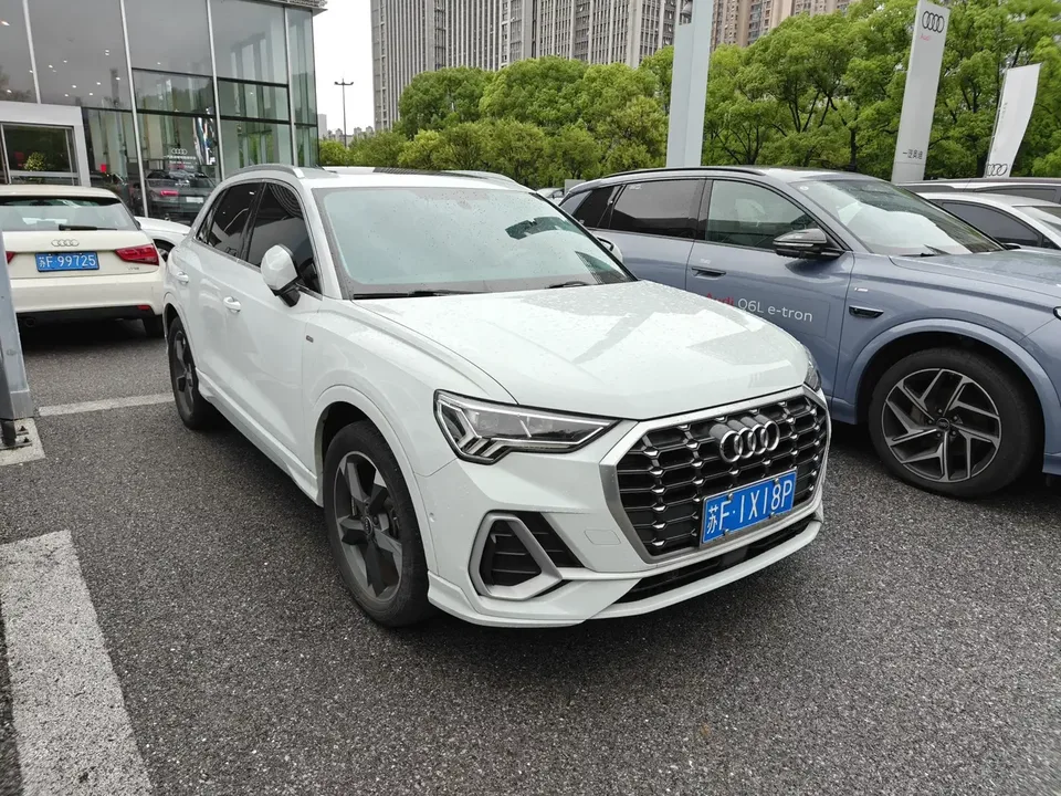 Audi Q3 Audi Q3 2022 35 TFSI Stylish Dynamic 2023 — thumbnail 2