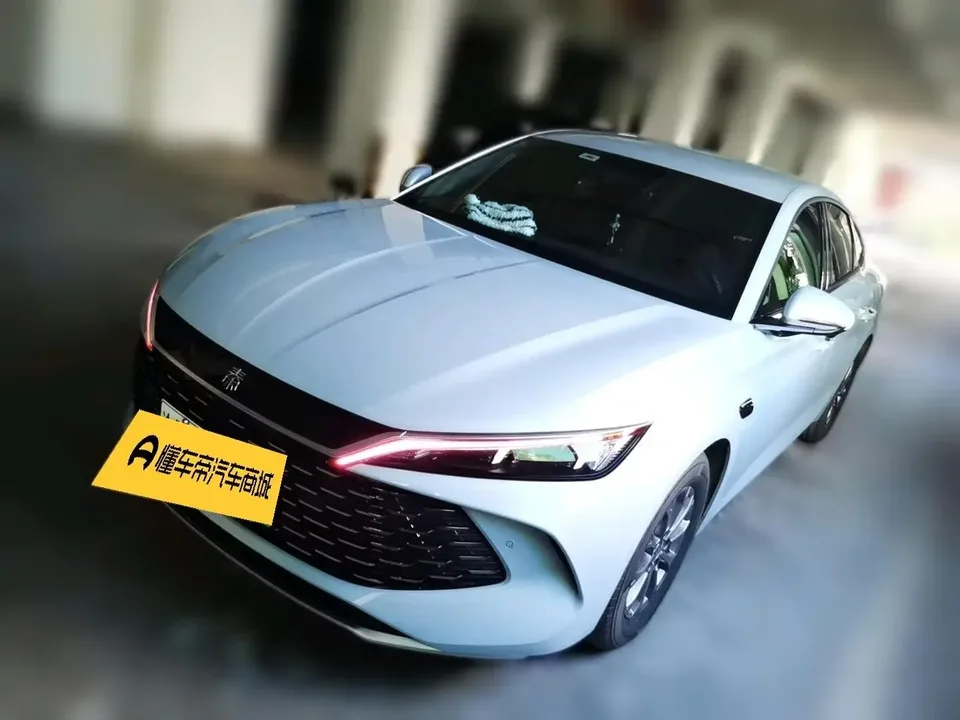 BYD Qin L DM Qin L DM 2025 Intelligent Driving Edition DM-i 80KM Leading Edition 2025 — photo 1, buy with delivery to Moscow