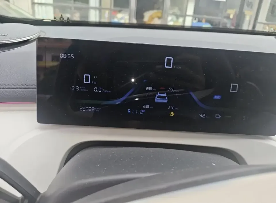 Geely Galaxy Starship 7 EM-i Galaxy Starship 7 EM-i 2025 120KM Sailing+ 2025 — thumbnail 3