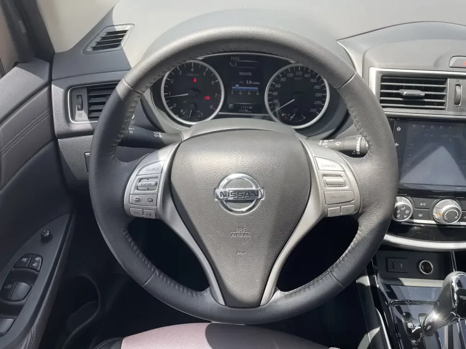 Nissan Tiida Tiida 2023 1.6L CVT Cool Edition 2024 — thumbnail 4
