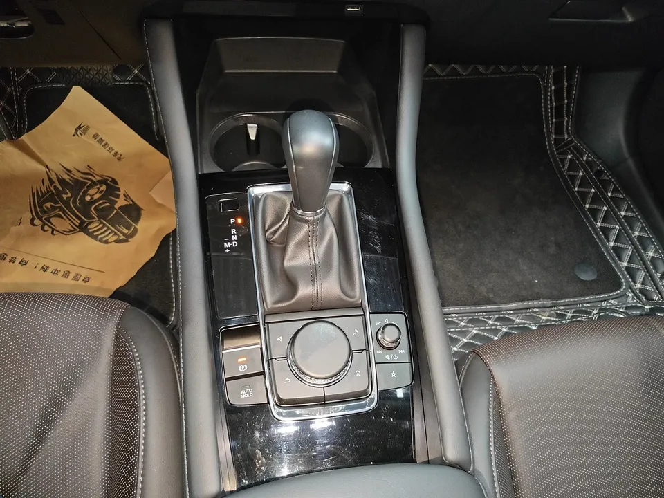 Mazda Axela Mazda3 Angkesela 2023 2.0L Automatic Elegant Edition 2024 — миниатюра 4