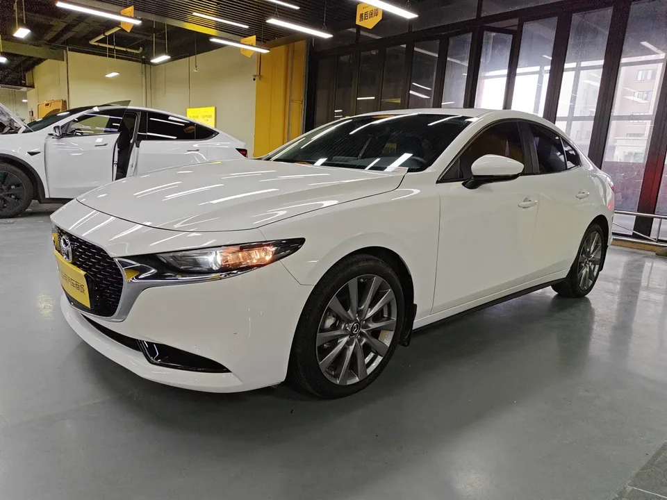 Mazda Axela Mazda3 Angkesela 2023 2.0L Automatic Elegant Edition 2024 — фото 1, купить с доставкой в Москву