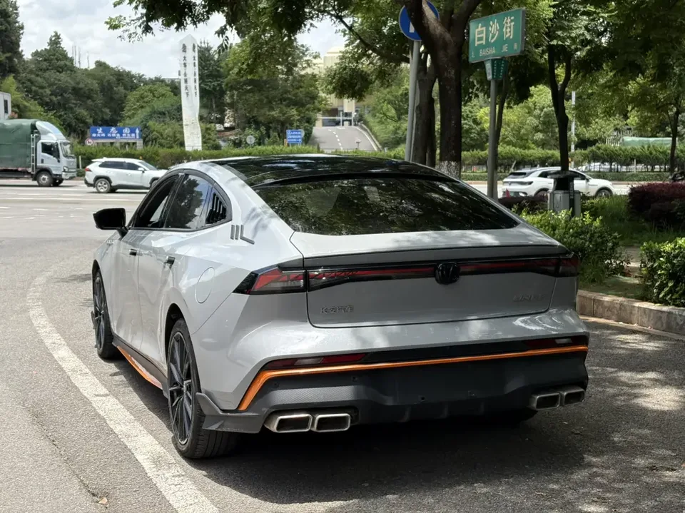 Changan UNI-V Changan UNI-V 2024 1.5T Premium 2024 — thumbnail 4