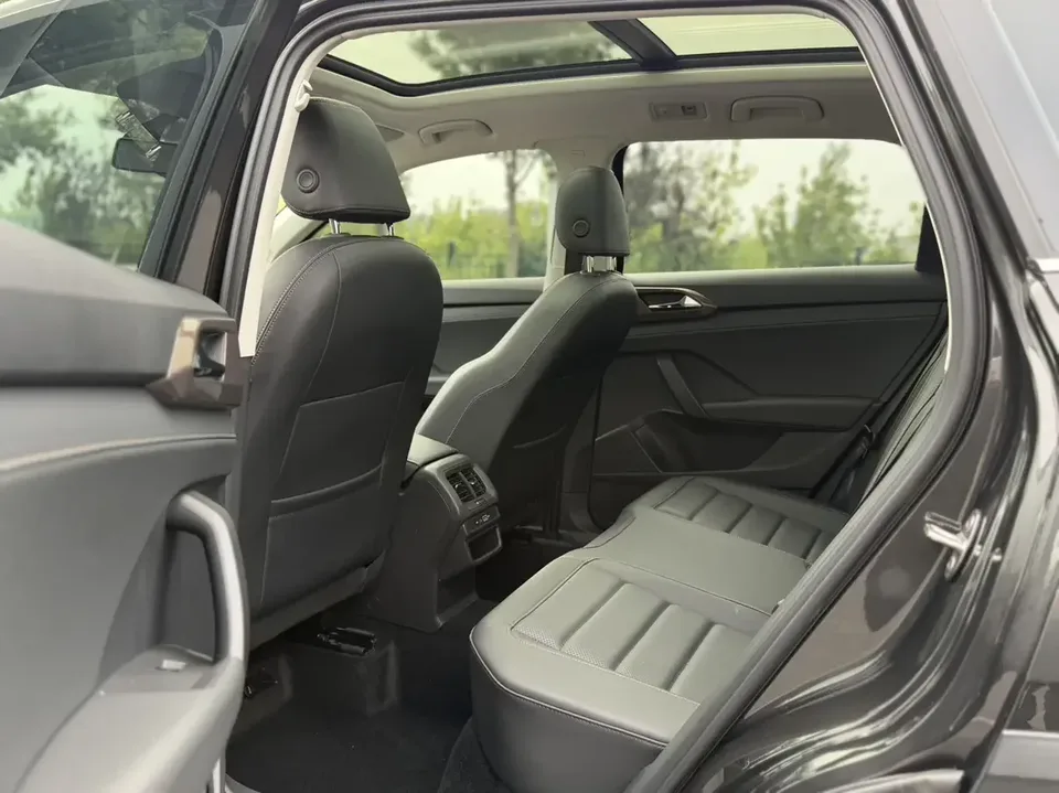 Volkswagen Tharu tuyue 2022 280TSI 2WD Deluxe Edition 2022 — thumbnail 5