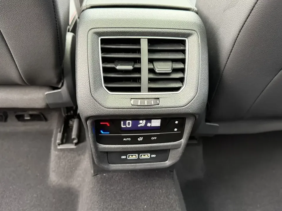 Volkswagen Tayron Tanyue 2022 280TSI 2WD Luxury Smart Edition 2022 — миниатюра 3