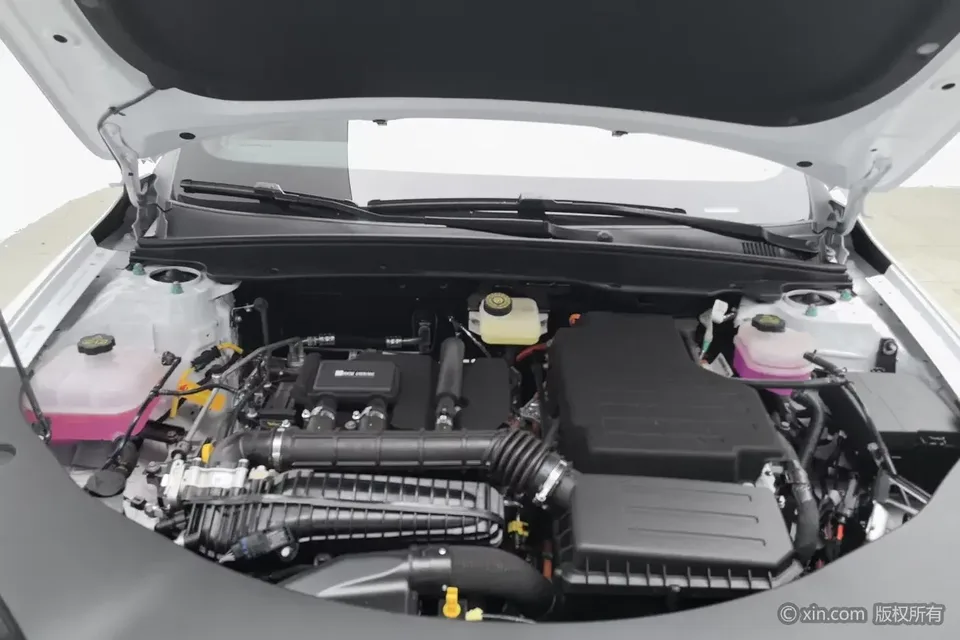 BYD Qin PLUS DM Qin PLUS DM 2025 DM-i Intelligent Driving Version 128KM Progressive 2026 — thumbnail 2