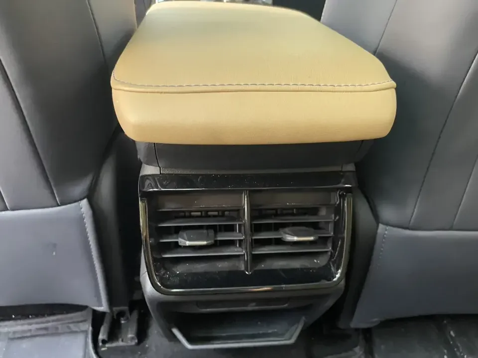 Geely Atlas L Boyue L 2023 1.5TD DCT Premium 2023 — thumbnail 3