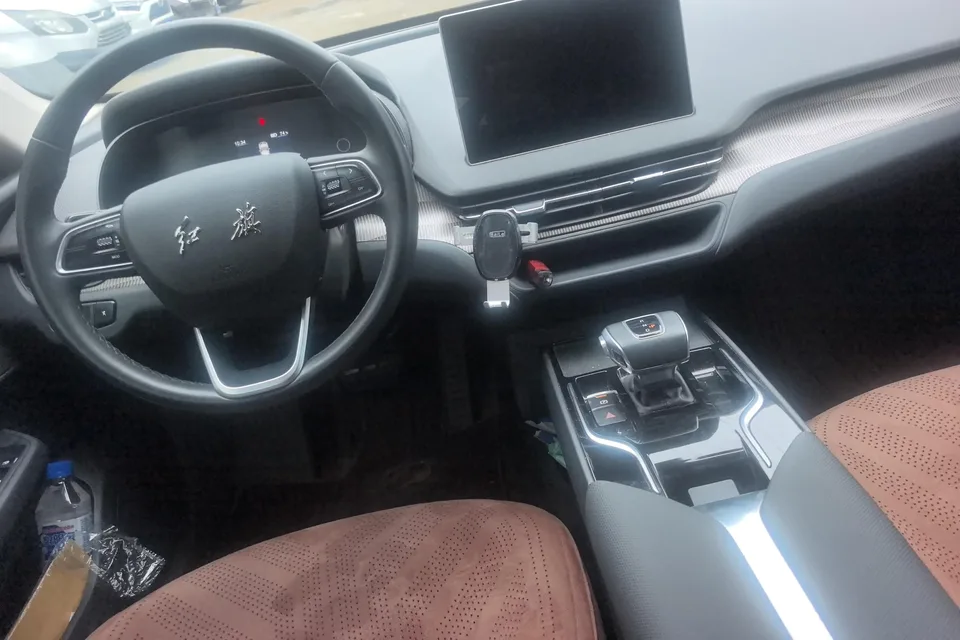 Hongqi E-QM5 Hongqi E-QM5 2024 450km travel version 100kW 2024 — thumbnail 4