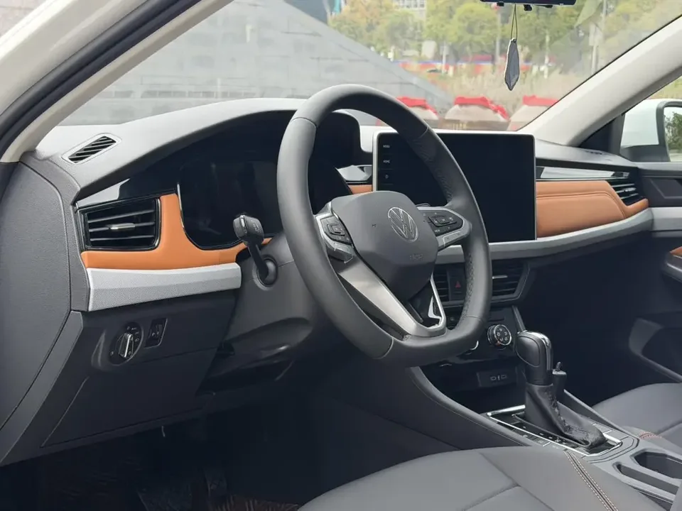 Volkswagen Bora Bora 2025 200TSI DSG Joyride Navigation Edition 2026 — thumbnail 5