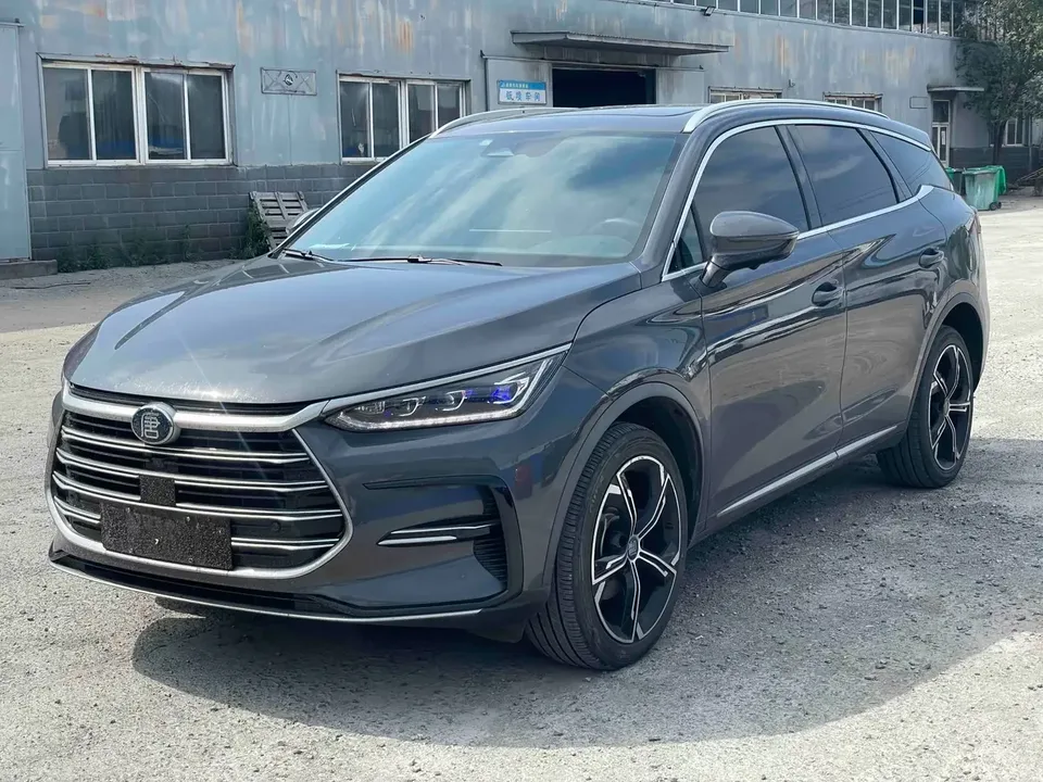 BYD Tang DM Tang DM 2021 DM-i 1.5T 112KM Premium Edition 2022 — photo 1, buy with delivery to Moscow